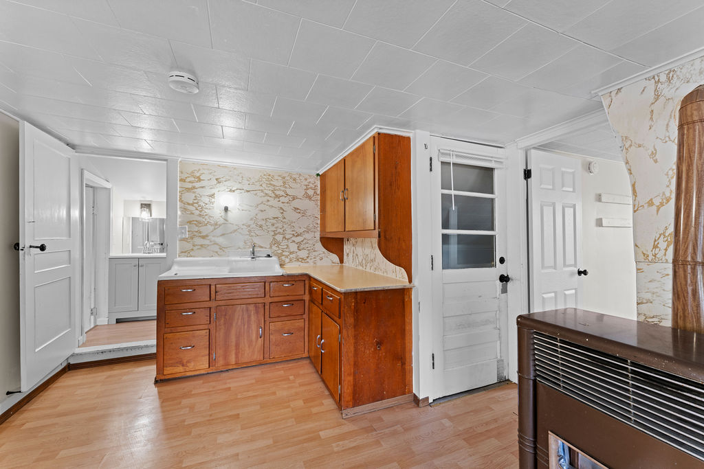 503 West 5th Avenue - B Upper